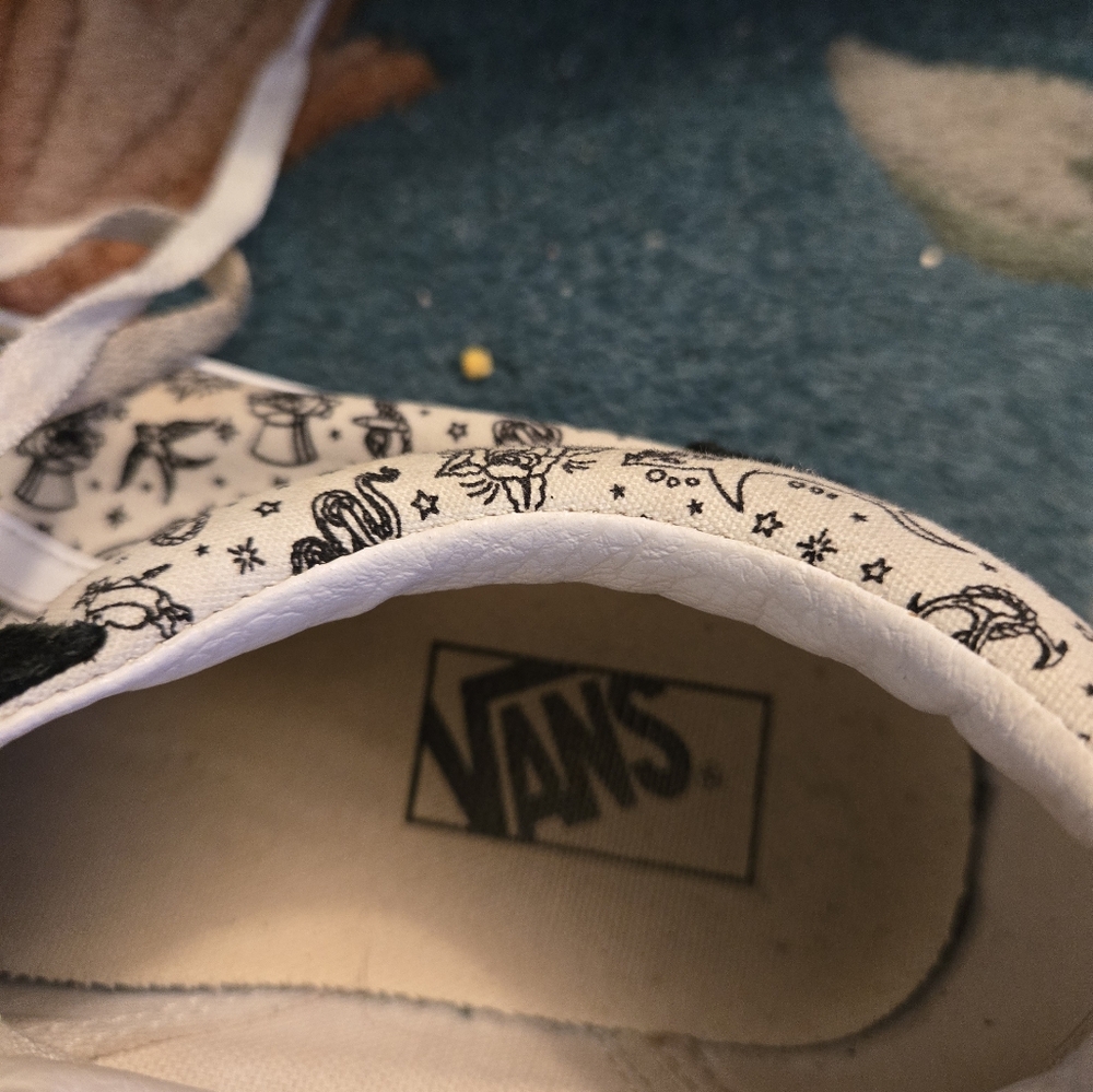Vans Black and White Sneakers Classic Skate Style size mens 9.5 women's 11 - Picture 3 of 7